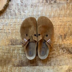 Birkenstock Boston Clog in Mink Suede